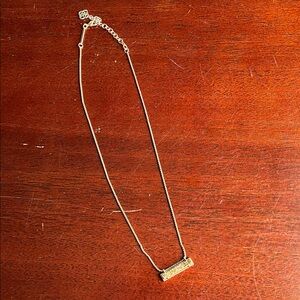 Kendra Scott ⭐️ Rose Gold Bar Necklace